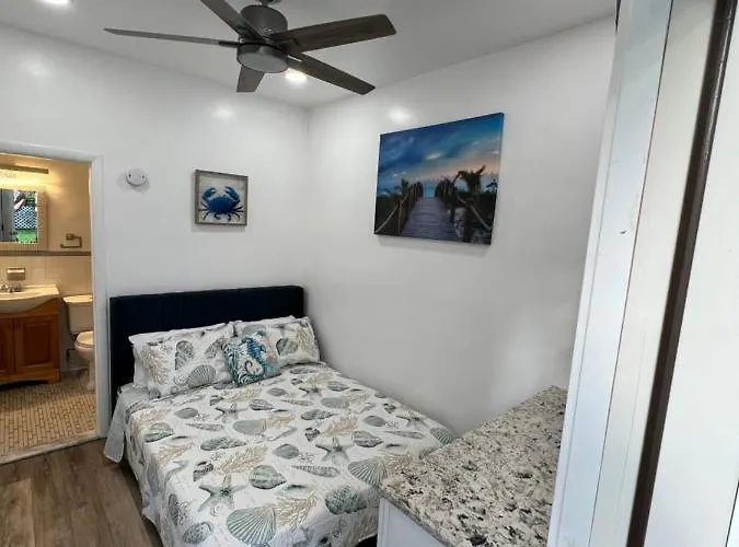 Crystal Sands Apartment *
